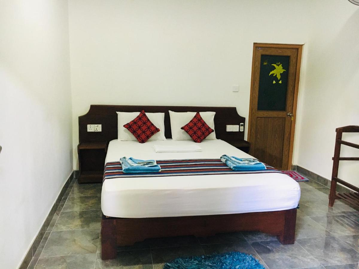 Gangadiya Lodge Сигирия Экстерьер фото