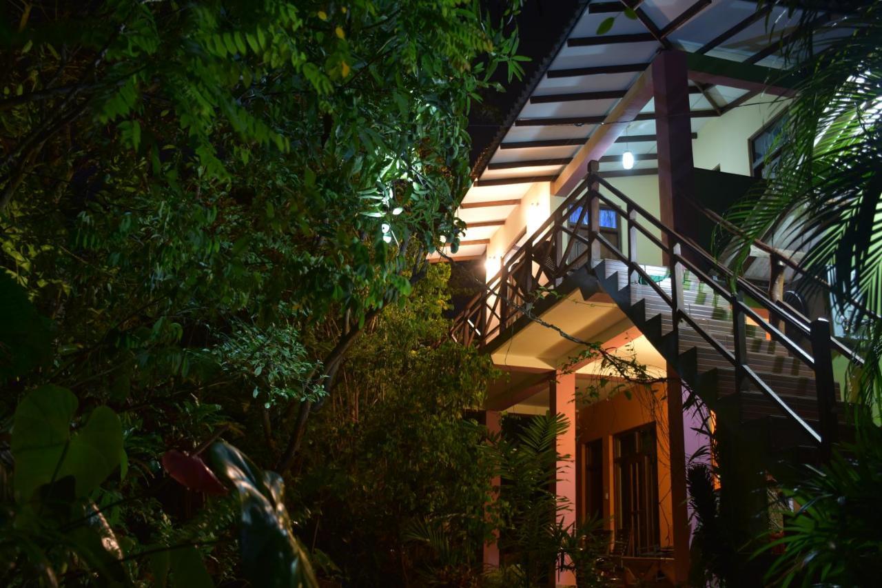 Gangadiya Lodge Сигирия Экстерьер фото